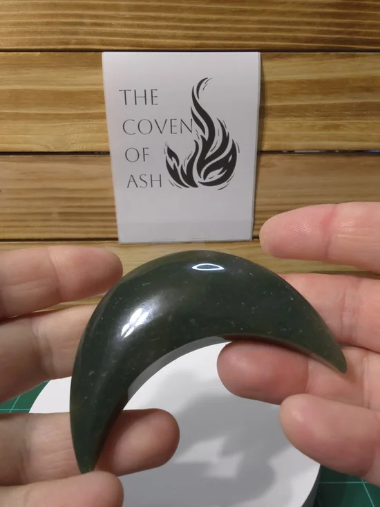 Green Crescent Moon Stone Palmstone - Picture 3 of 12